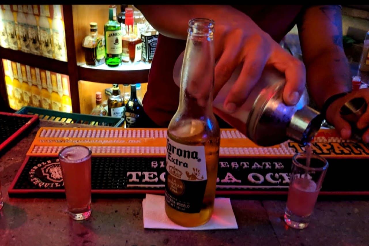 La Margarita Bar: Tienes Que Probar Las Bebidas