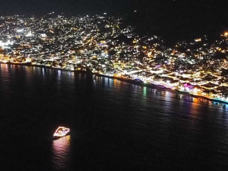 Cena Bajo el Mar | Tour Nocturno en Barco Pirata en Puerto Vallarta