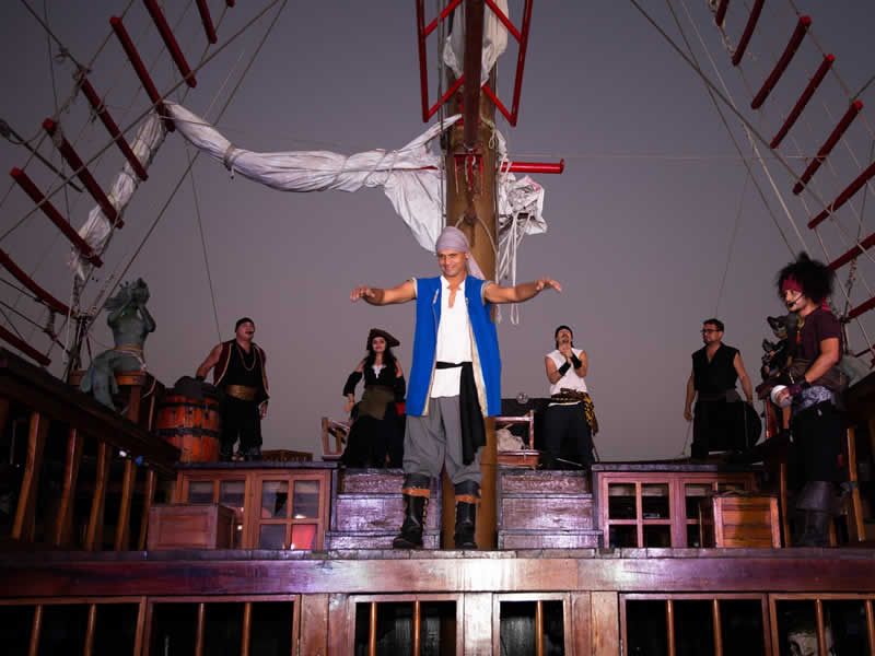 Cena Bajo el Mar | Tour Nocturno en Barco Pirata en Puerto Vallarta