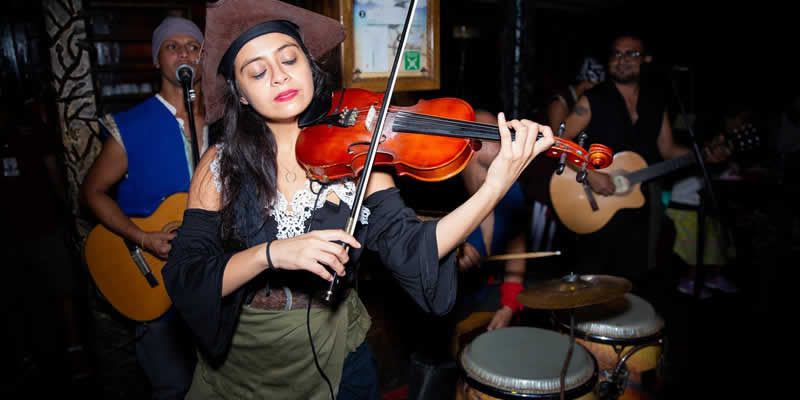 Cena Bajo el Mar | Tour Nocturno en Barco Pirata en Puerto Vallarta