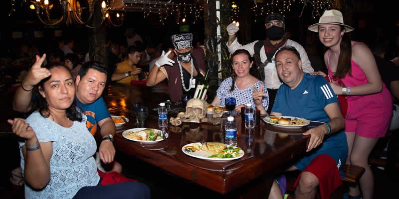 Cena Bajo el Mar | Tour Nocturno en Barco Pirata en Puerto Vallarta